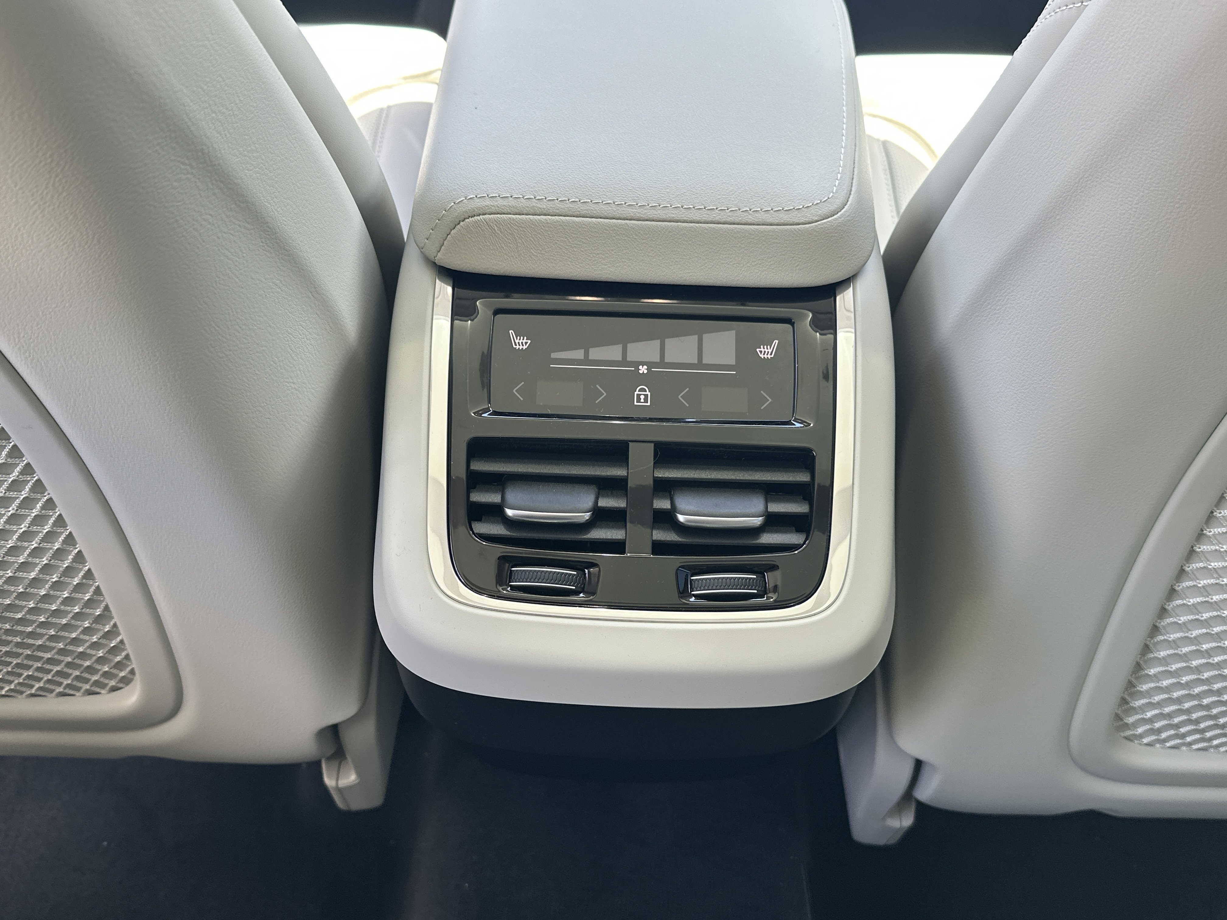 New 2026  Volvo Ultra image 15