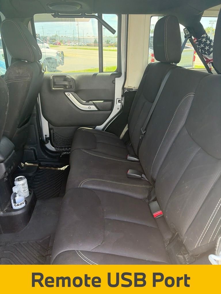 Used 2014 Billet Metallic Clearcoat Jeep Unlimited Sahara image 12