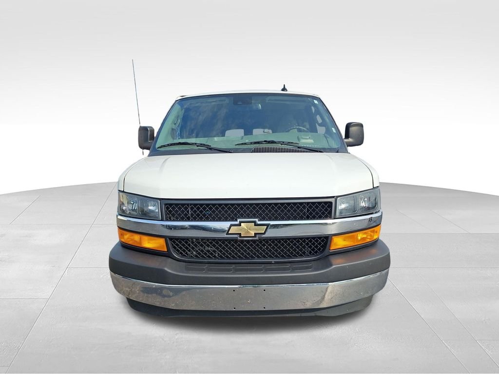 Used 2025 White Chevrolet LT image 8