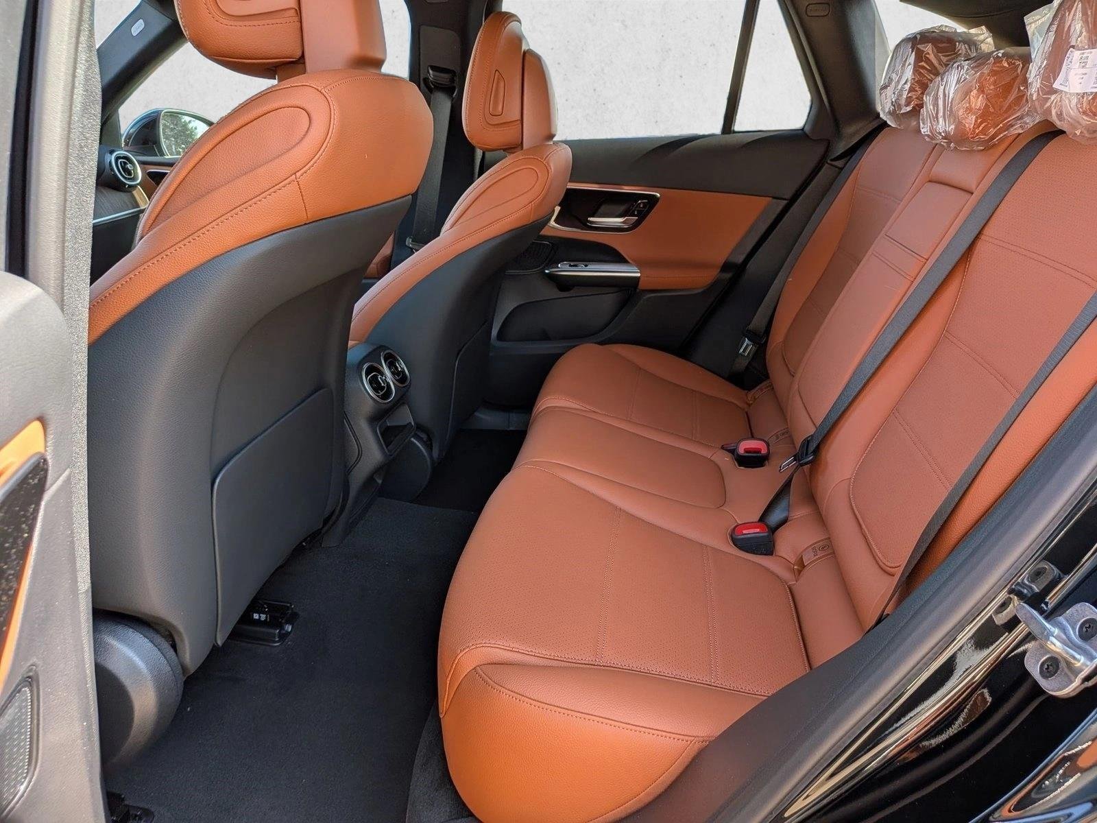 New 2026 Black Mercedes-Benz GLC300 image 17
