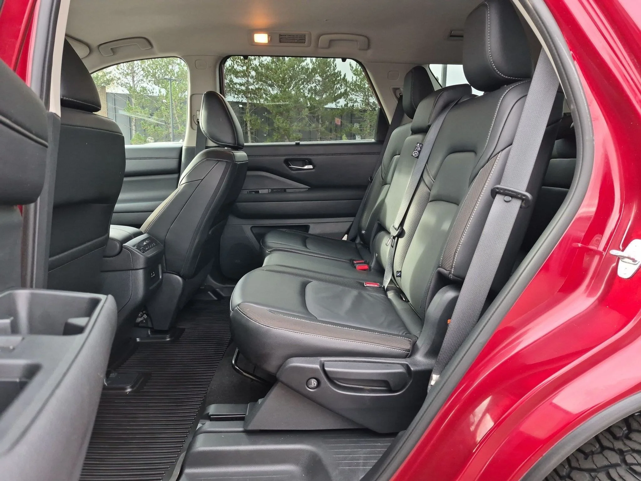 Used 2023 Scarlet Ember Tintcoat Nissan SL image 19