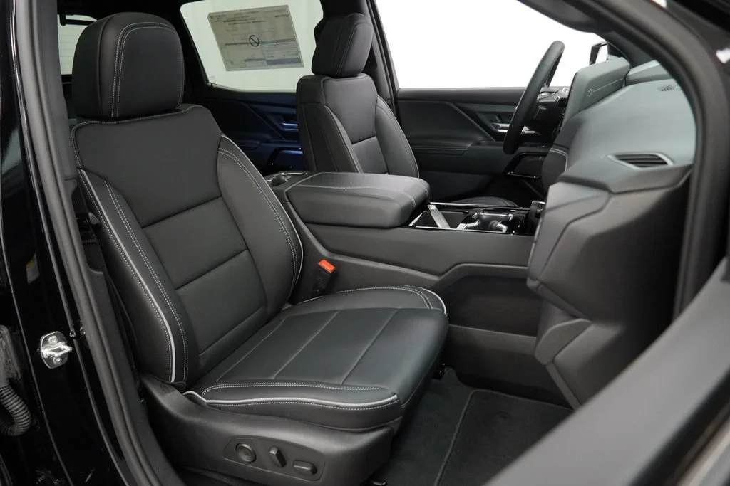 New 2026 Black Chevrolet LT - Max Range image 27