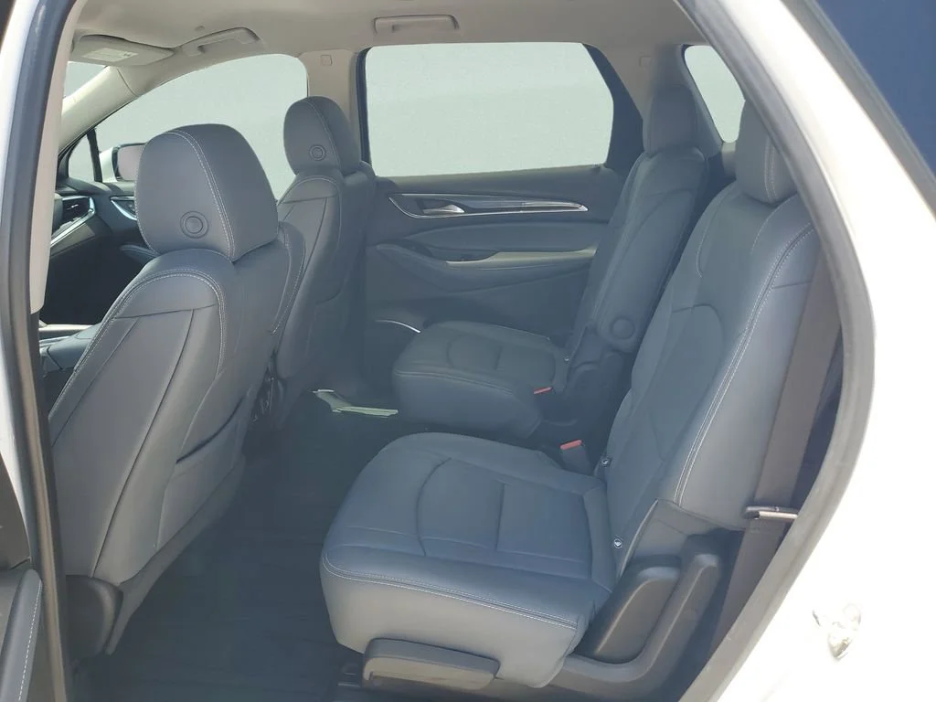 Used 2021 (Includes Satin Nickel lower exterior accent color.) Buick Essence image 10
