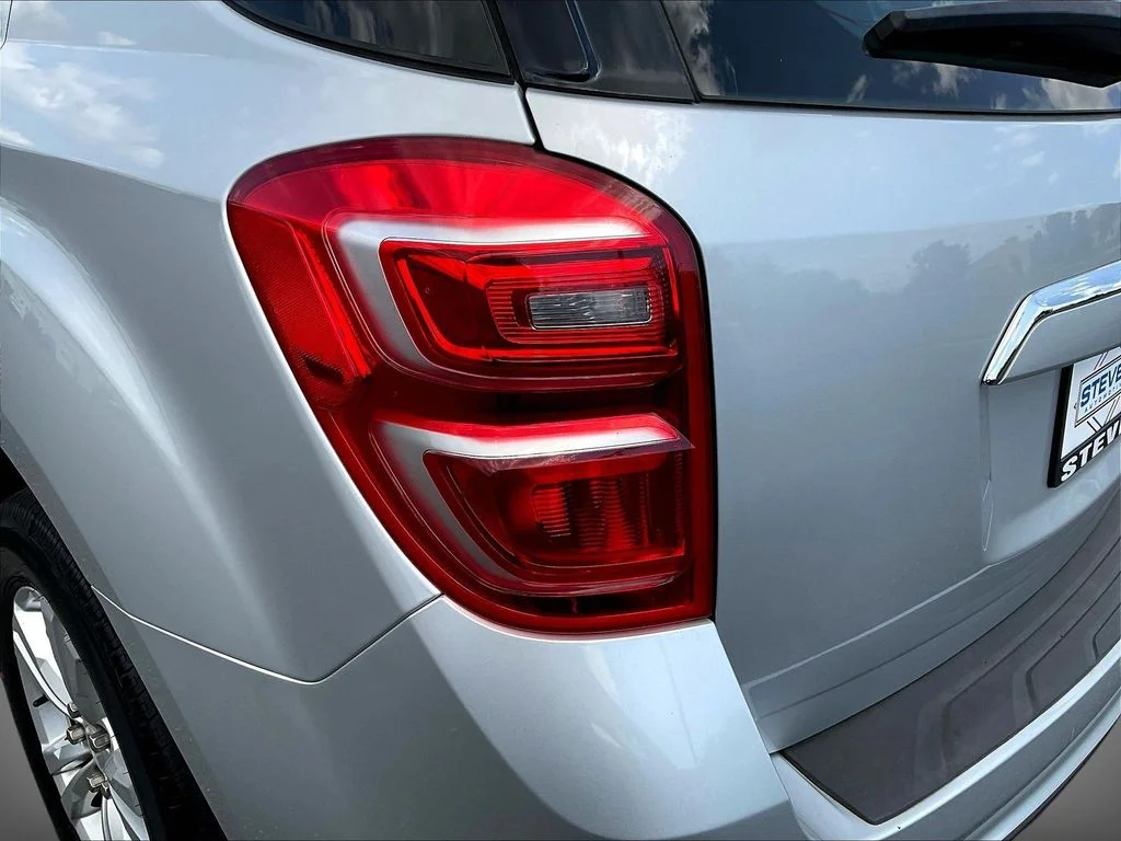 Used 2016 Silver Ice Metallic Chevrolet LS image 23