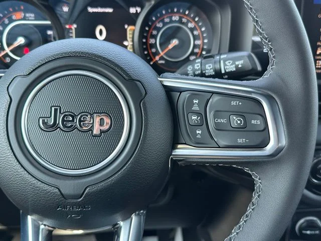 2025 Jeep Wrangler 4-Door Sahara - Photo 22