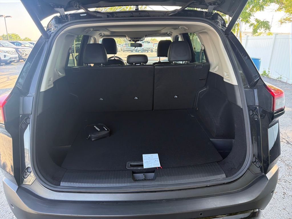 Used 2023 Black Nissan SV image 30