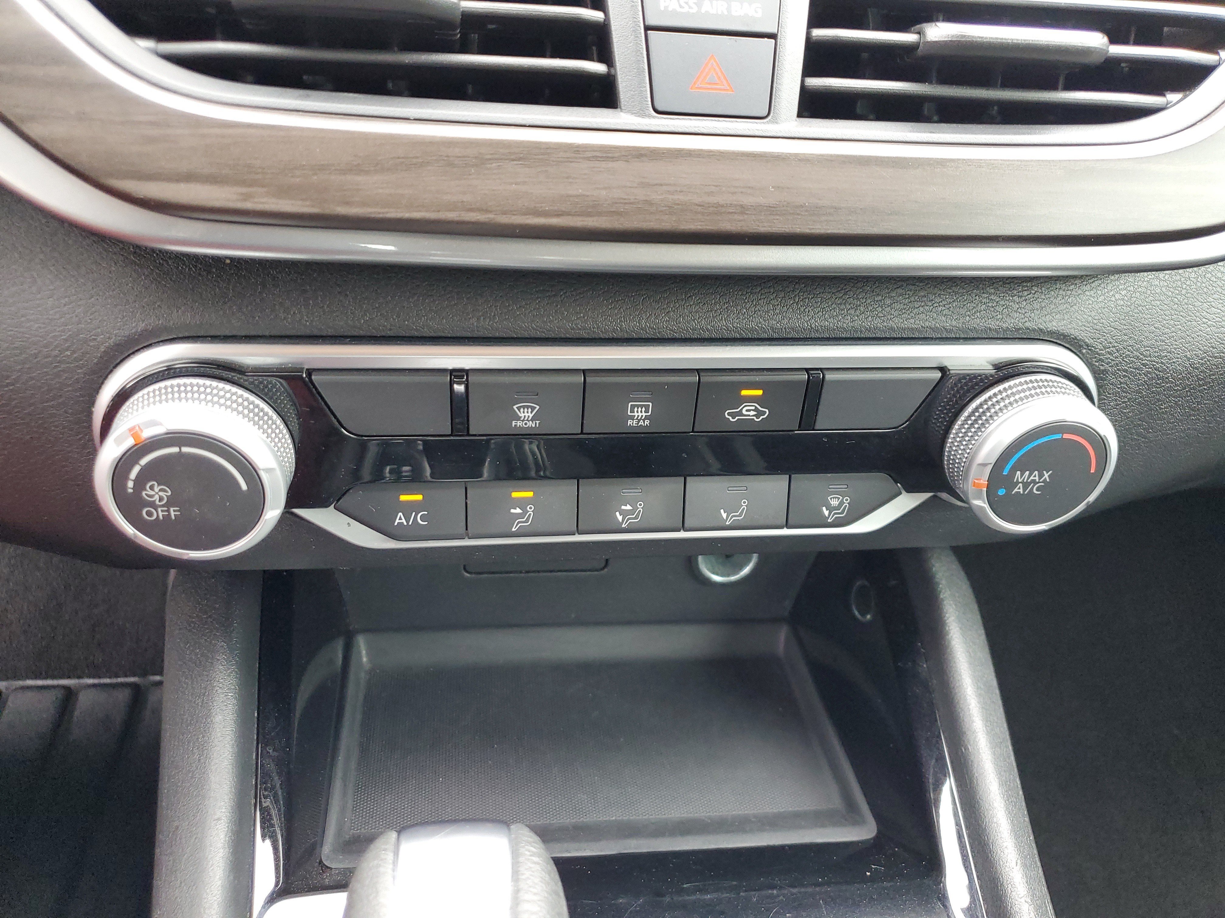 Used 2024 Super Black Nissan 2.5 SV image 19