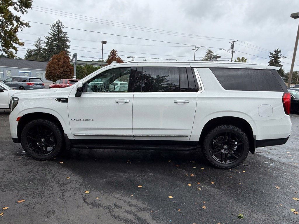 Used 2022  GMC SLT image 6