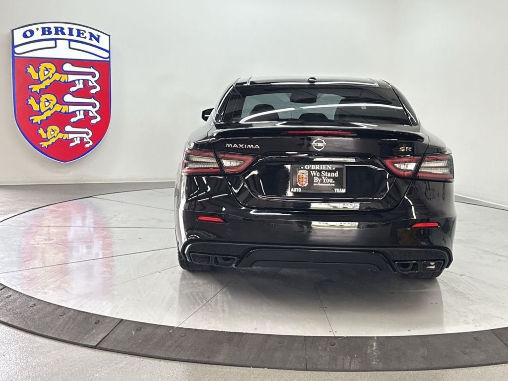 Used 2021 Super Black Nissan SR image 11