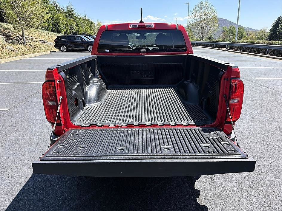 Used 2018 Red Hot Chevrolet 4WD LT image 21