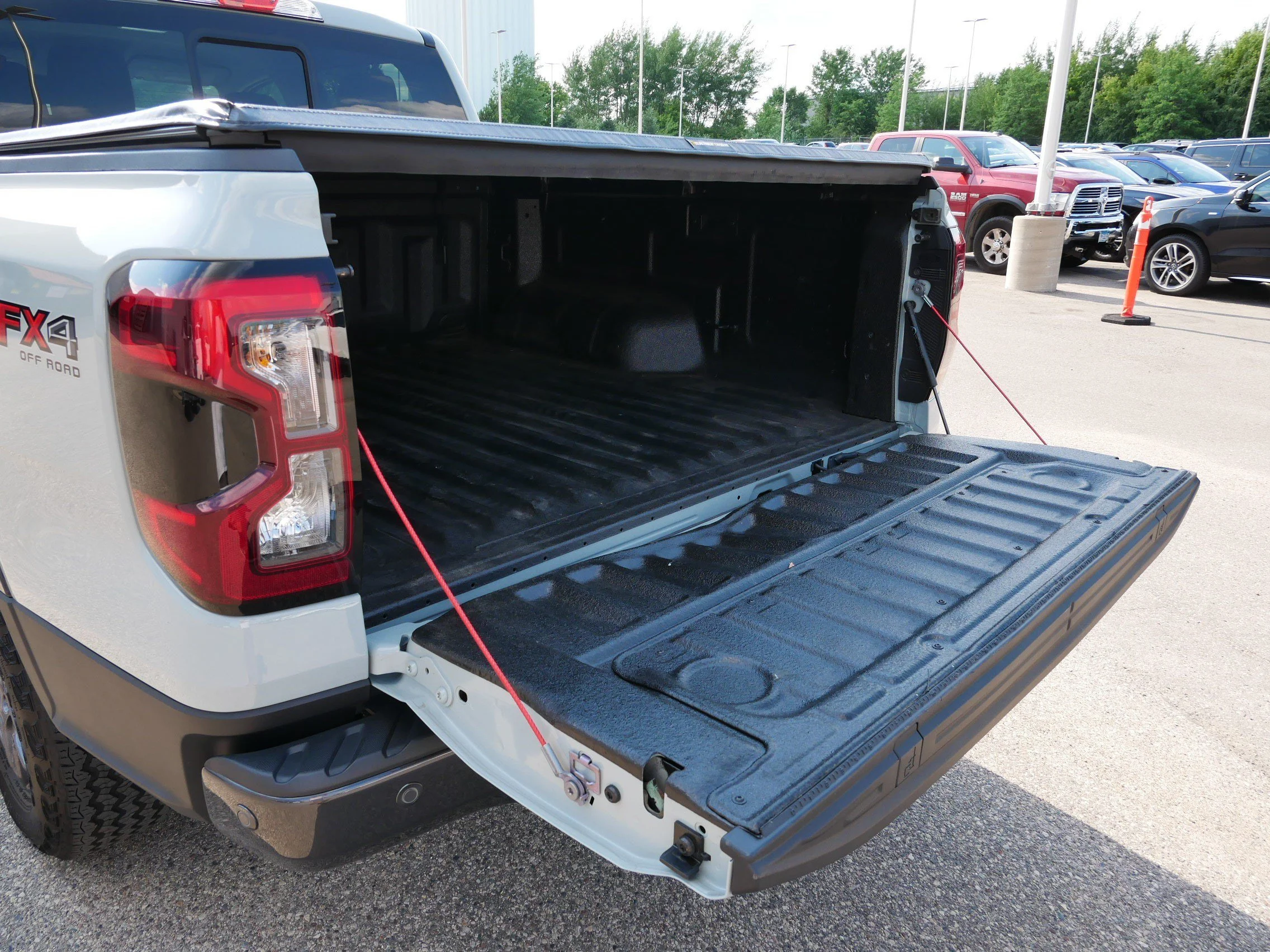 Used 2024 Cactus Grey Ford XLT image 18