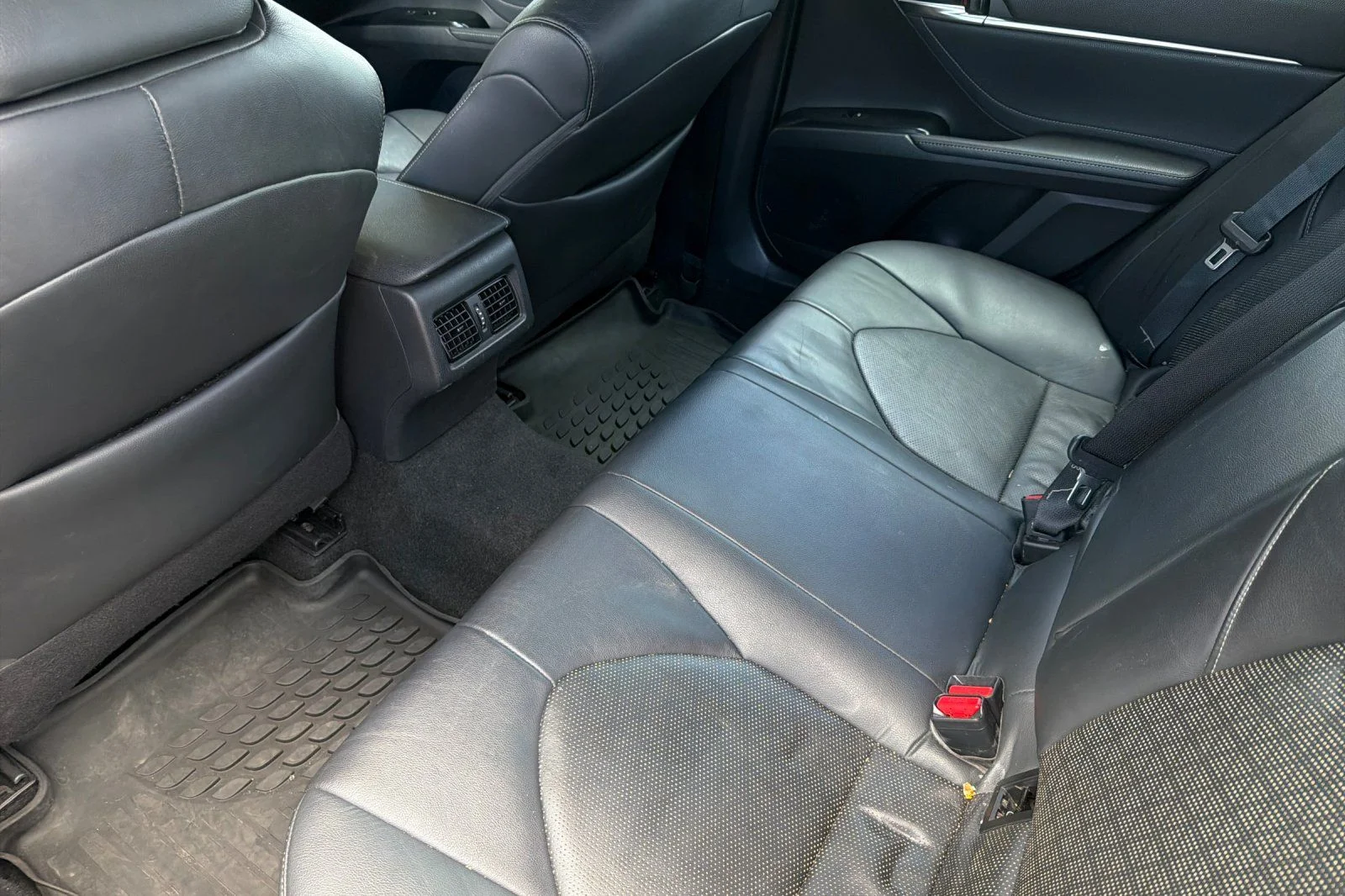 Used 2018 Gray Toyota XSE image 14