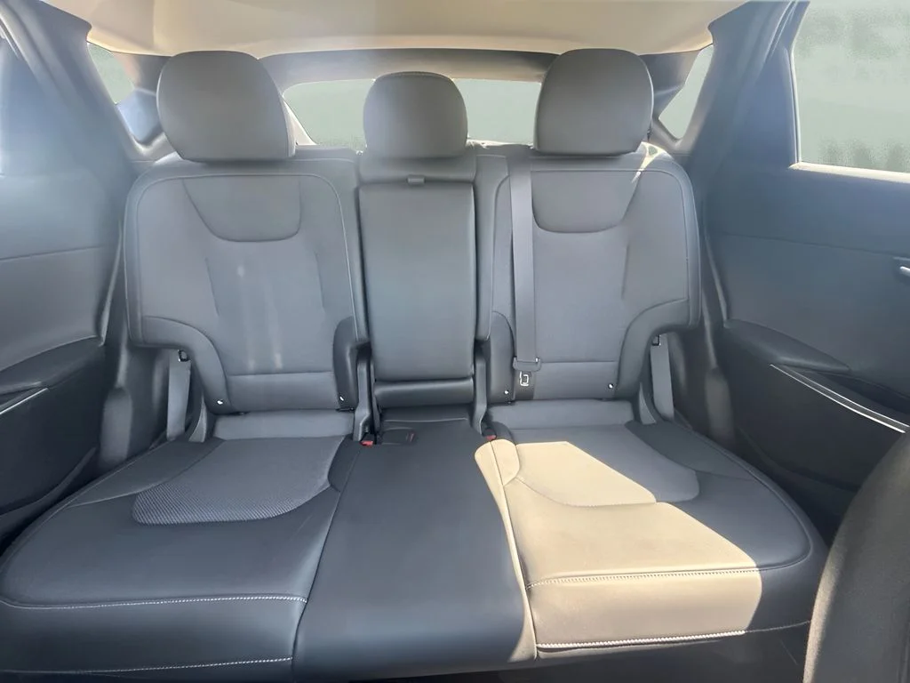 Used 2024 Blue Kia Light image 6