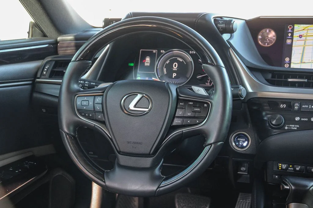 Used 2020 Gray Lexus 300h Luxury image 15