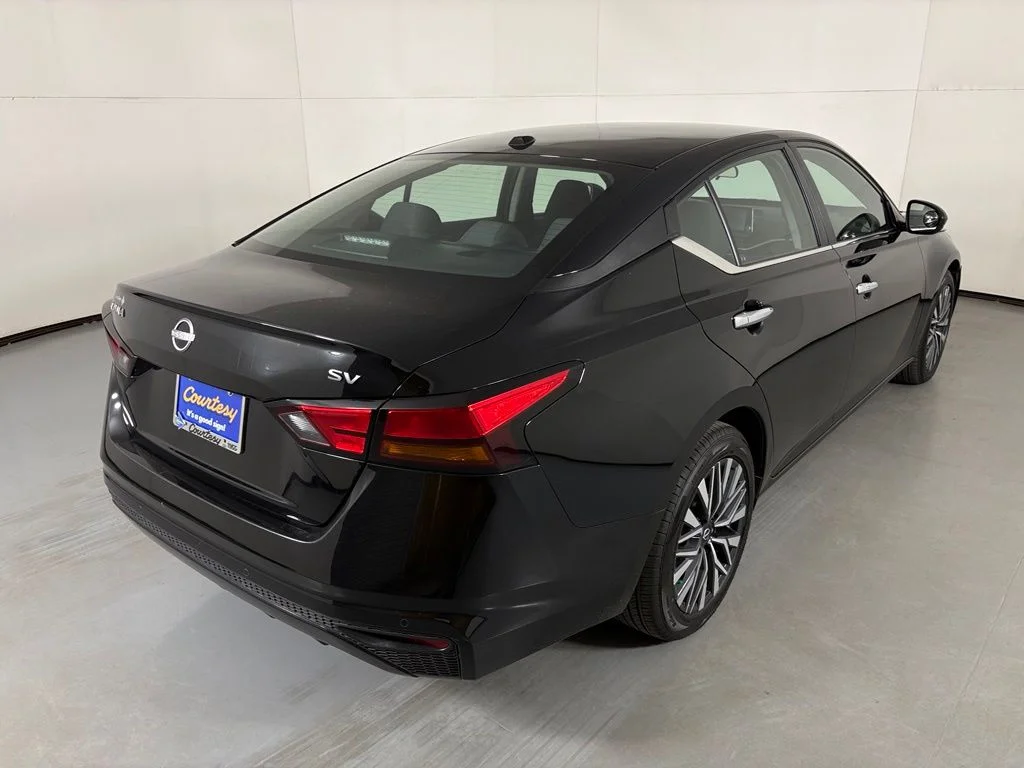 Used 2024 Black Nissan 2.5 SV image 8