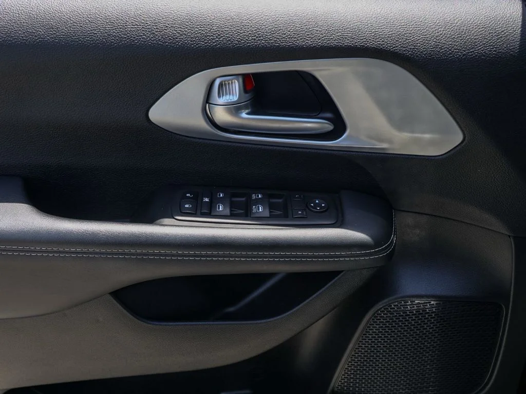 Used 2024 Black Chrysler Touring image 23