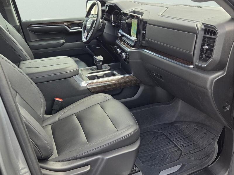 Used 2023 Sterling Metallic GMC 4WD CREW CAB 147" ELEVATION W/3SB image 18