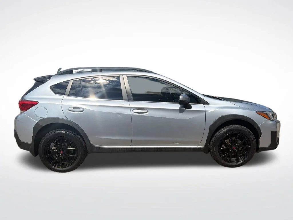 Used 2018 Silver Subaru 2.0i Limited image 6