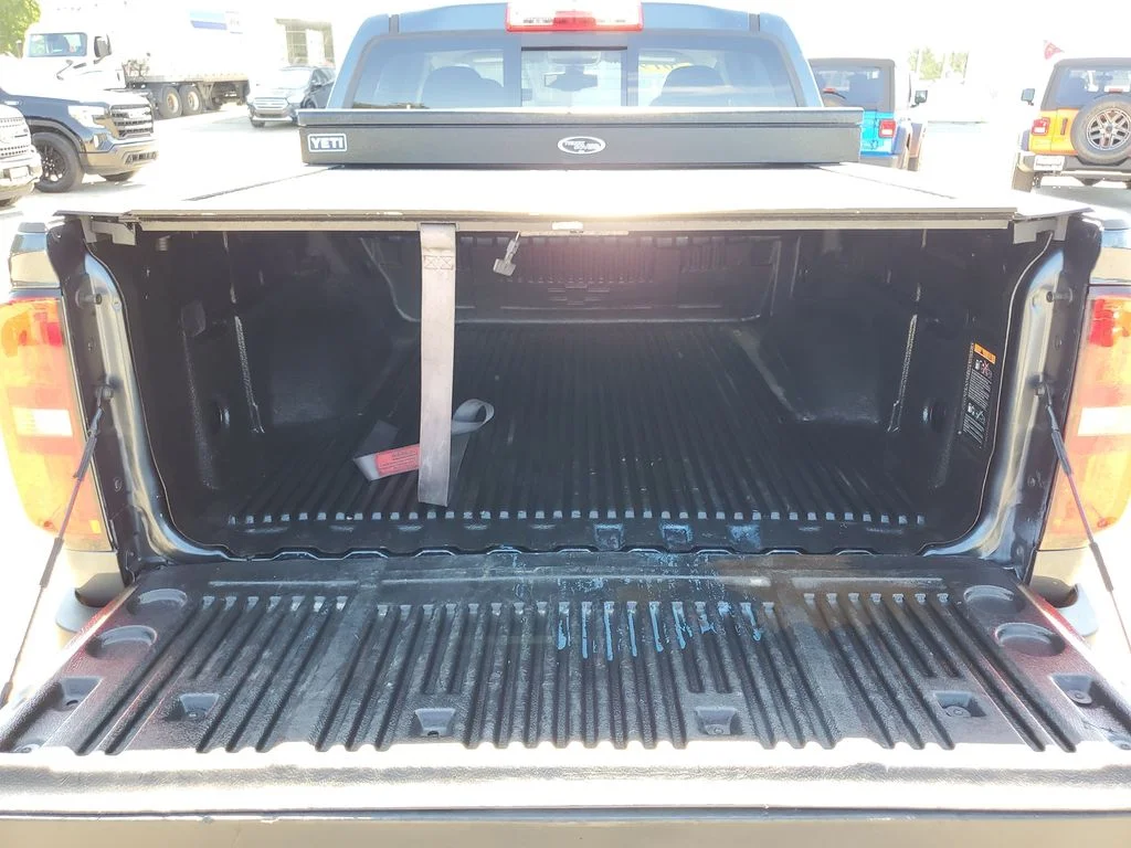 Used 2019 Gray Chevrolet Z71 image 35
