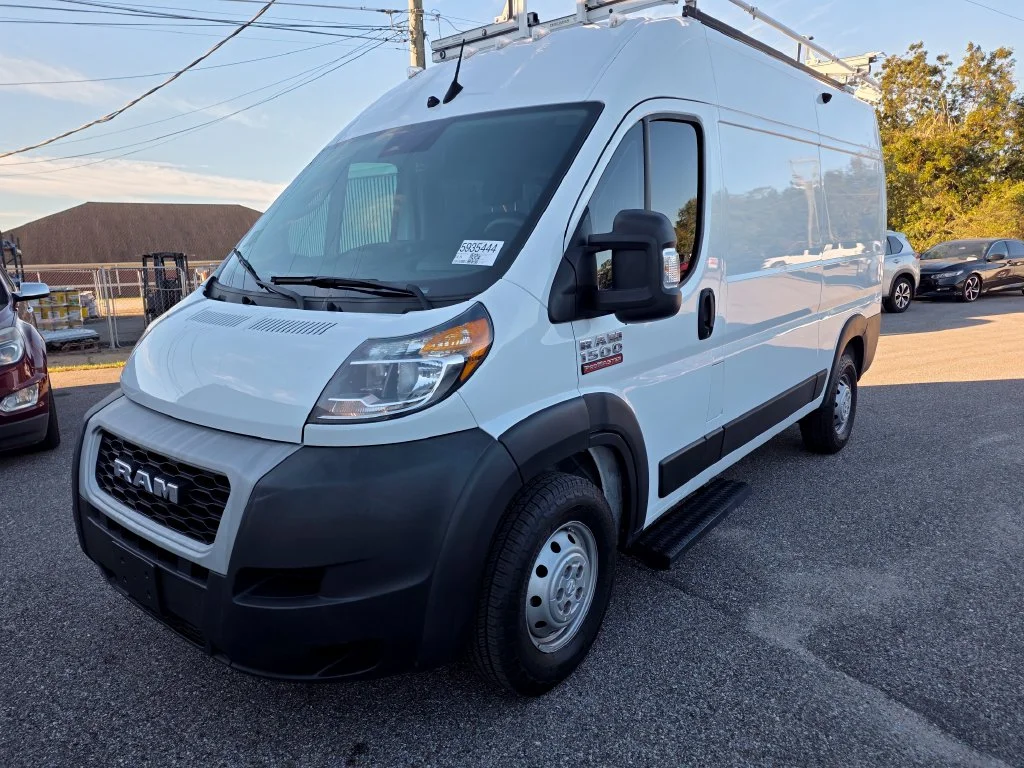 Used 2022 White Ram Base image 1