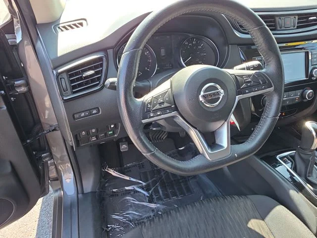 Used 2019 Gray Nissan S image 17