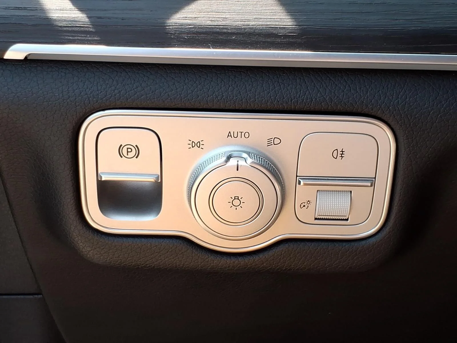Certified Used 2025 Black Mercedes-Benz GLS 580 image 17