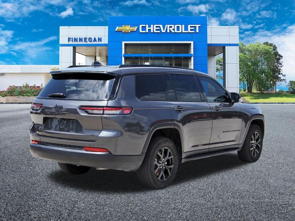 Used 2024 Gray Jeep Altitude X image 7