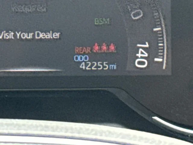 Used 2023  Toyota XLE image 25