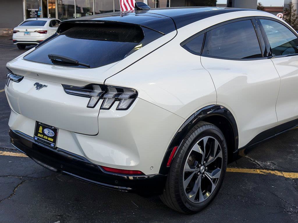 Used 2023 White Metallic Ford Premium image 9