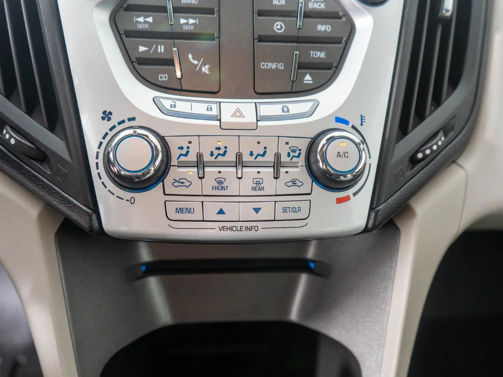 Used 2014 Gold Chevrolet LS image 19