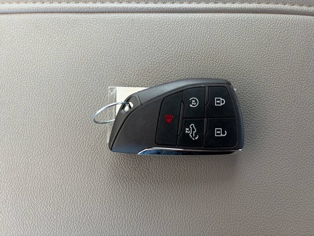 Certified Used 2025 Summit White Chevrolet LT image 36