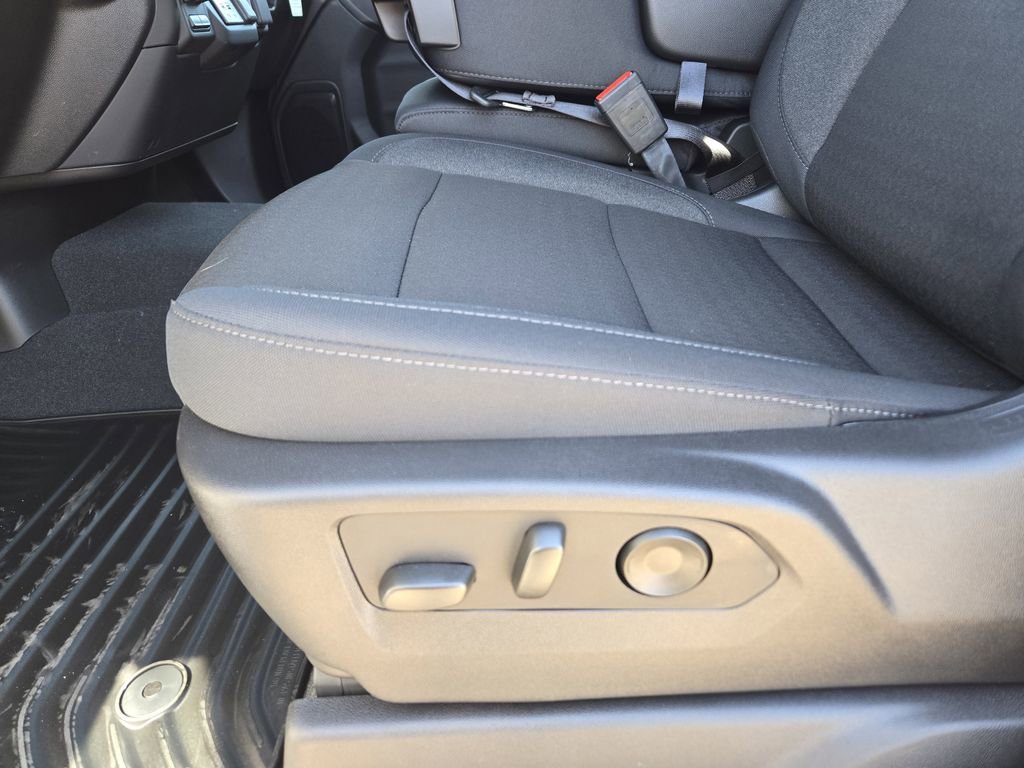 2026 Chevrolet Silverado 2500HD Custom - Photo 13
