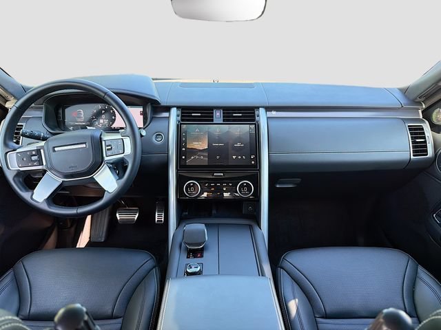 Used 2025 Santorini Black Metallic Land Rover Metropolitan Edition image 17