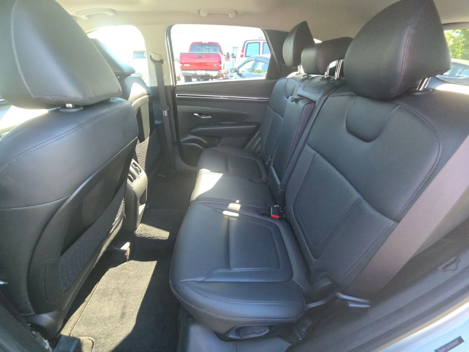 Used 2023 Silver Hyundai SEL image 7