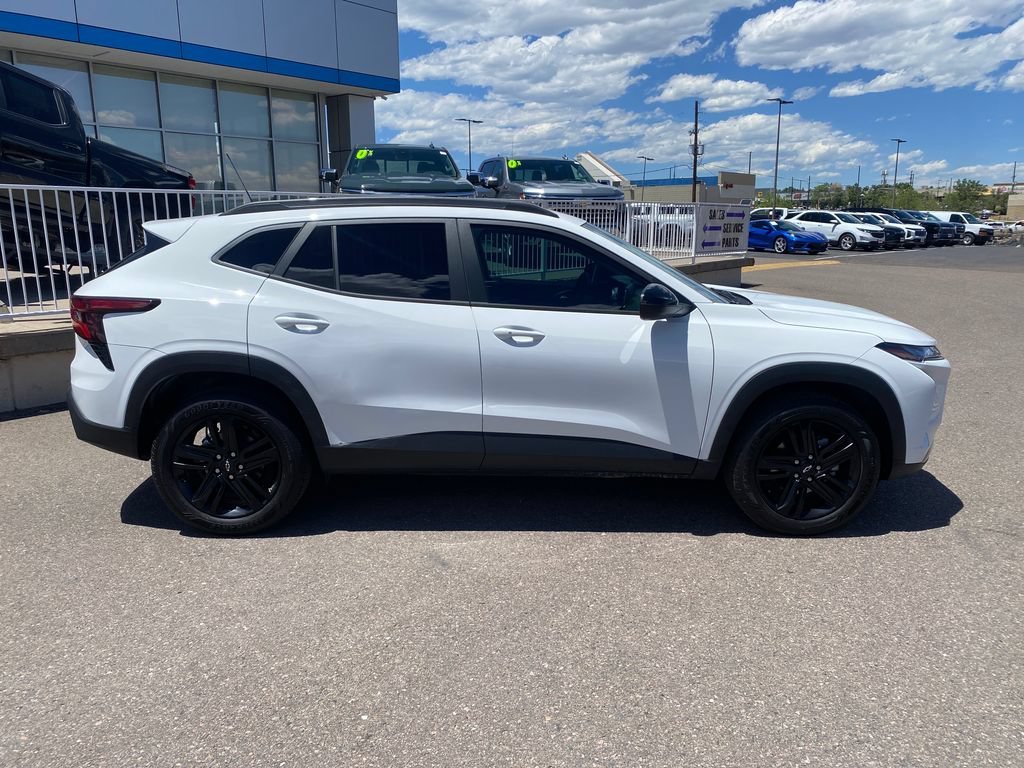 Used 2025 Summit White Chevrolet ACTIV image 6