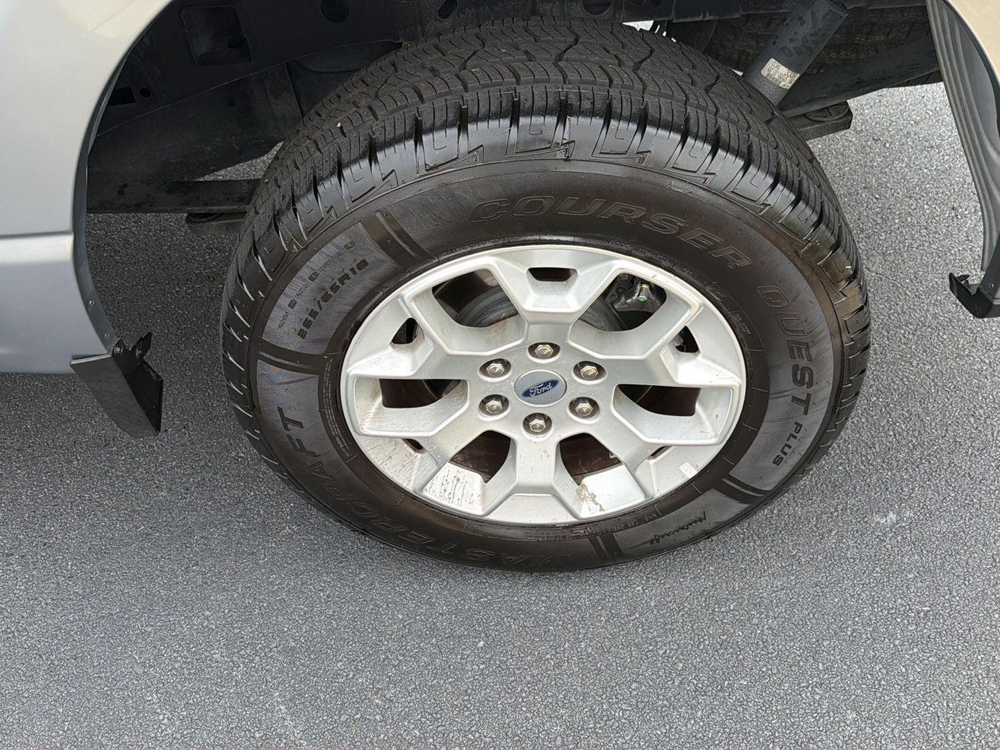 Used 2023 Iconic Silver Ford XLT image 36