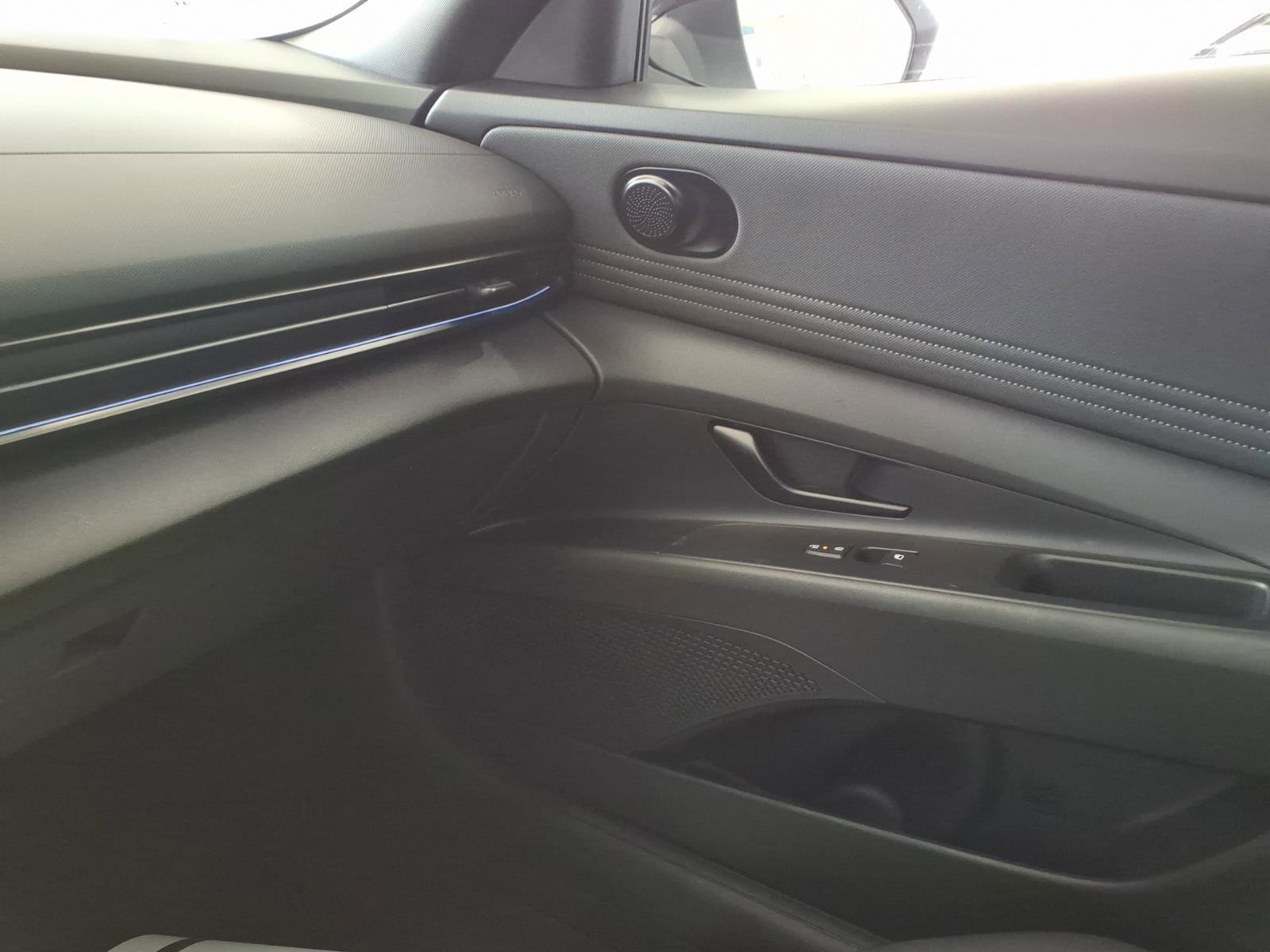 2025 Hyundai Elantra Blue - Photo 27