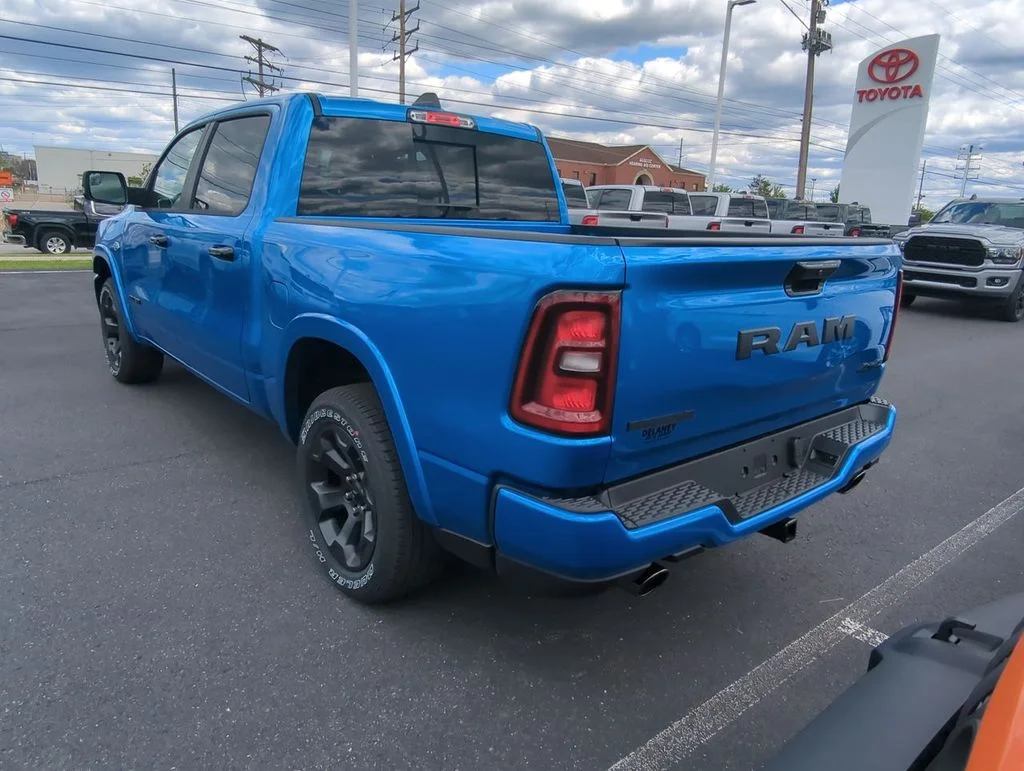 New 2026 Hydro Blue Pearl-Coat Exterior Paint RAM Big Horn/Lone Star image 6