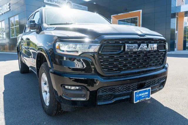 New 2026 Diamond Black Crystal Pearl-Coat Exterior Paint RAM Big Horn/Lone Star image 4