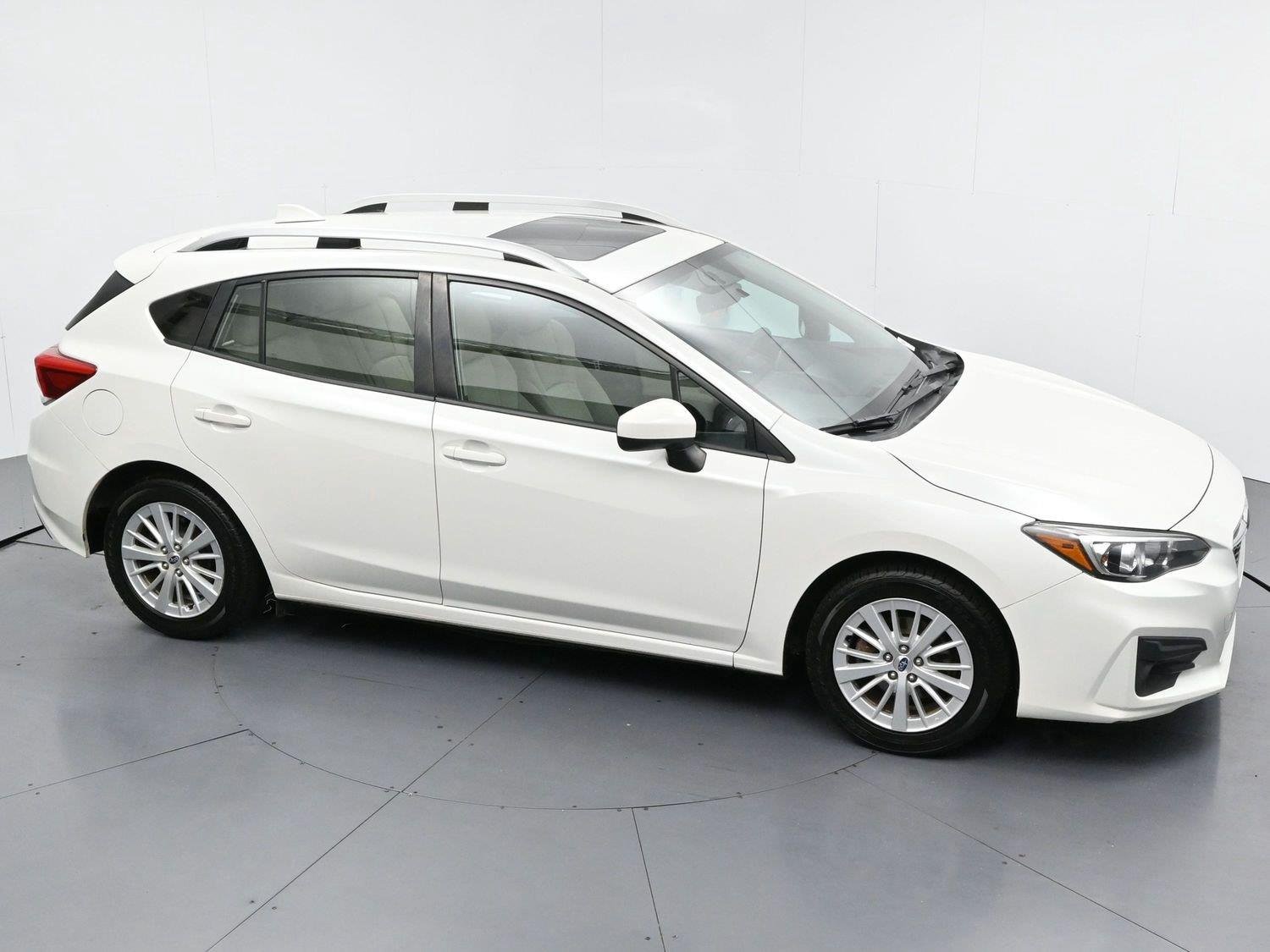 Used 2018 Crystal White Pearl Subaru Premium image 31