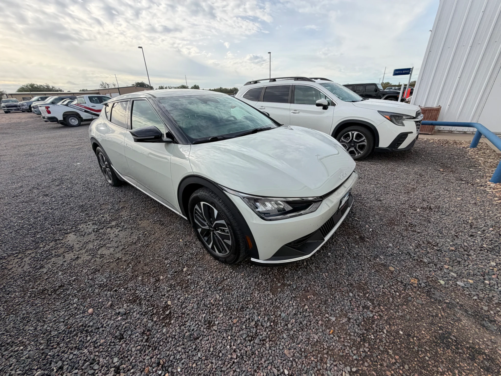 Used 2024 Glacier Kia Light Long Range image 31