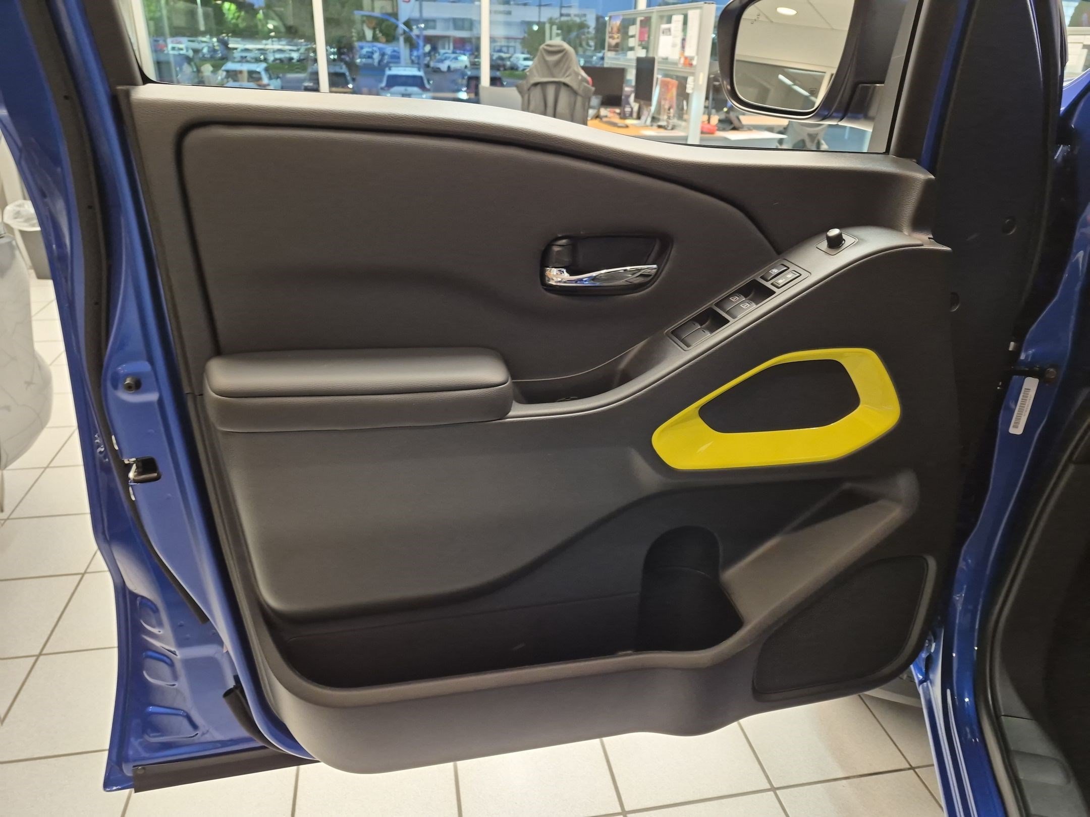 New 2027 Bluestone Pearl Nissan Crew Cab SV image 10