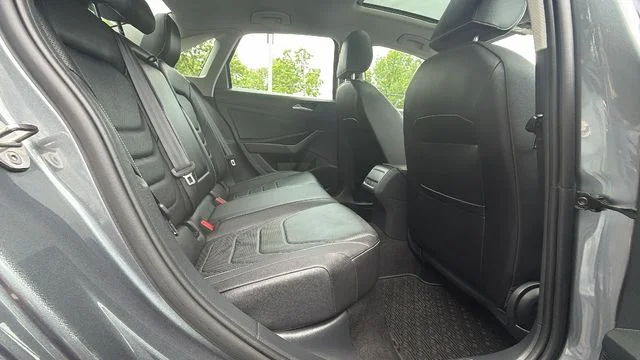 Used 2022 Gray Volkswagen 1.5T SEL image 21