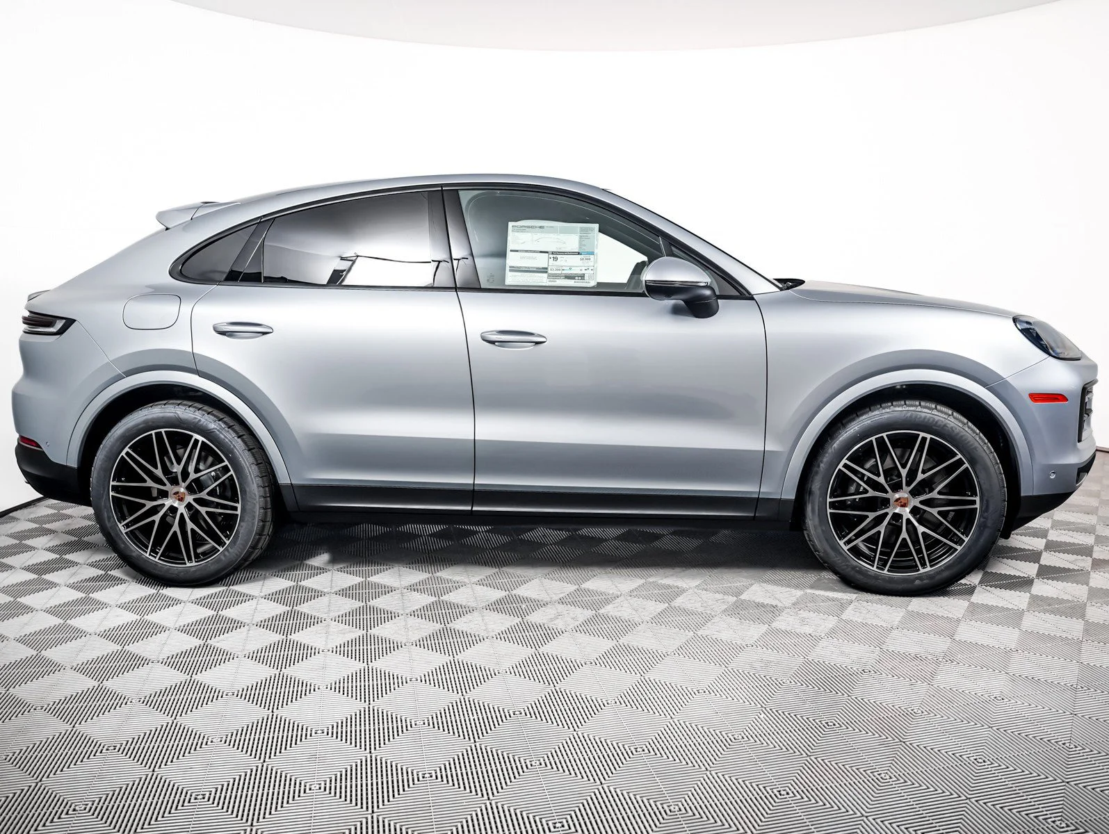 New 2026 DOLOMITE SILVER Porsche Coupe image 9