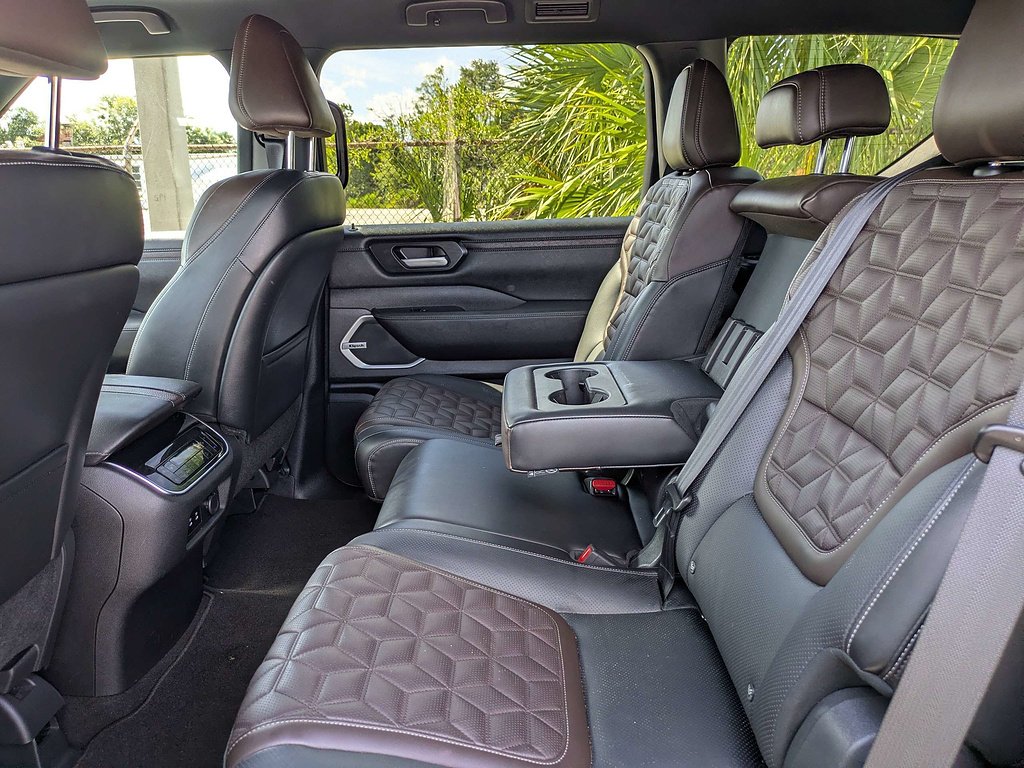 2025 Nissan Armada Platinum - Photo 14