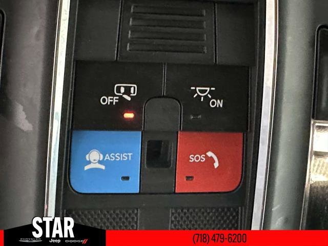 Used 2024 Diamond Black Crystal Pearlcoat Jeep Altitude image 34