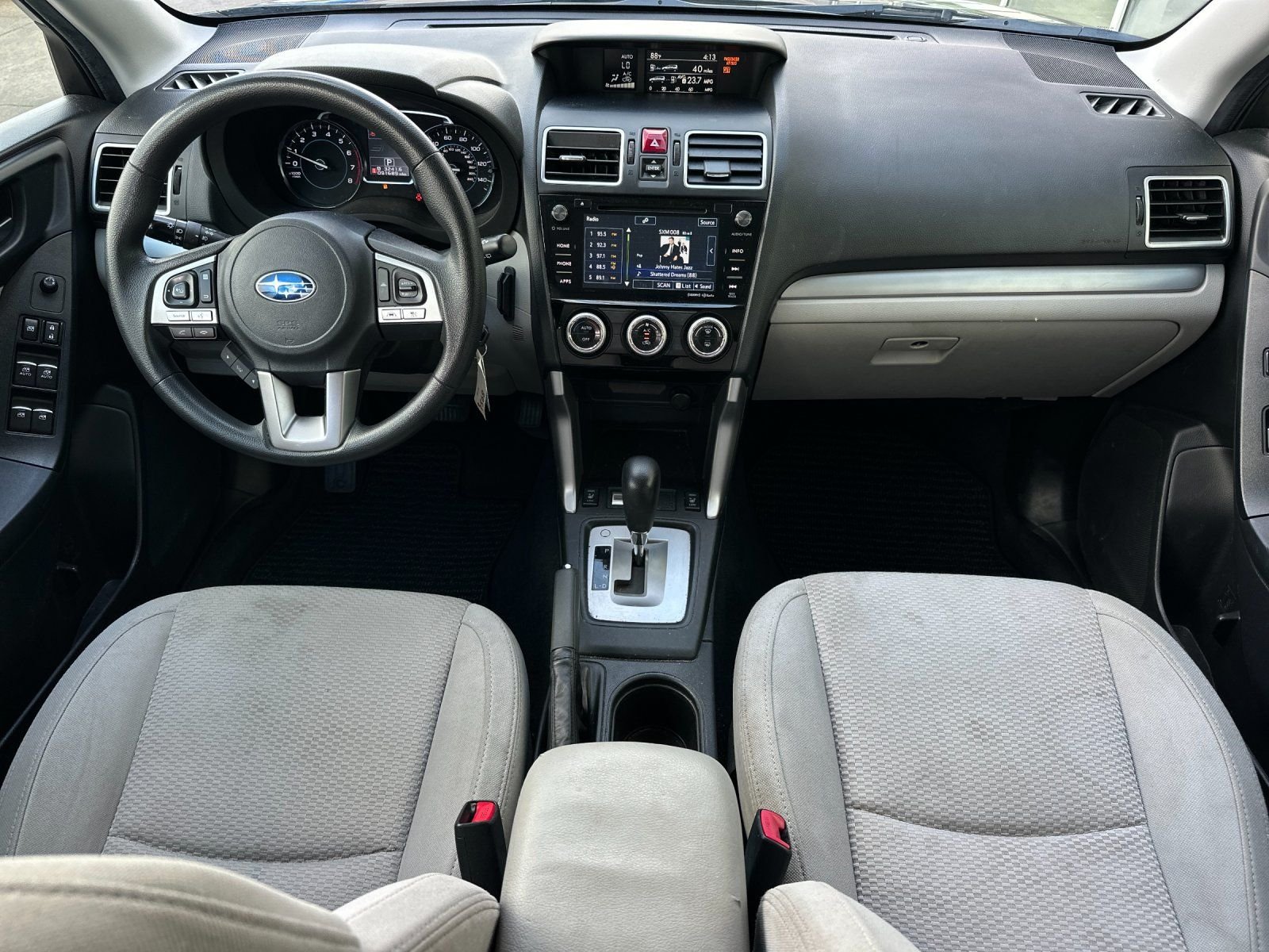Used 2018 Dark Gray Metallic Subaru 2.5i Premium image 12