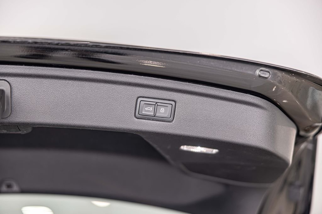 Used 2018 Black Audi 3.0T Prestige image 17