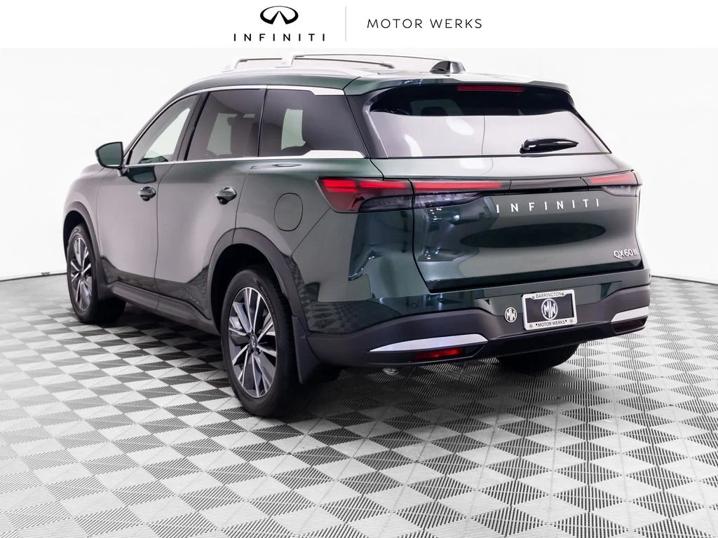 New 2027 DEEP EMERALD INFINITI Luxe AWD image 3