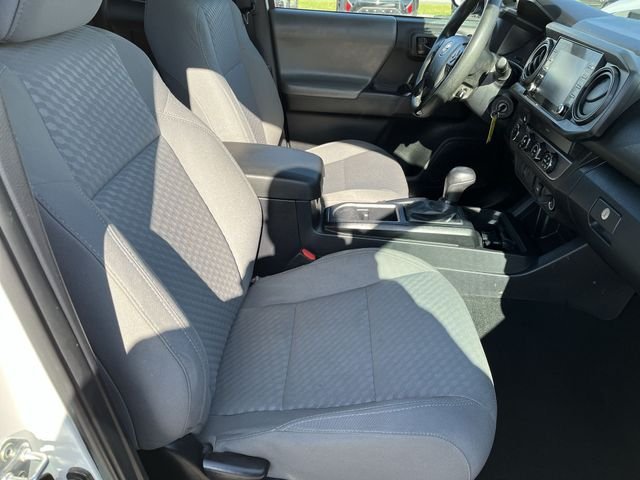 Used 2022 White Toyota SR image 25